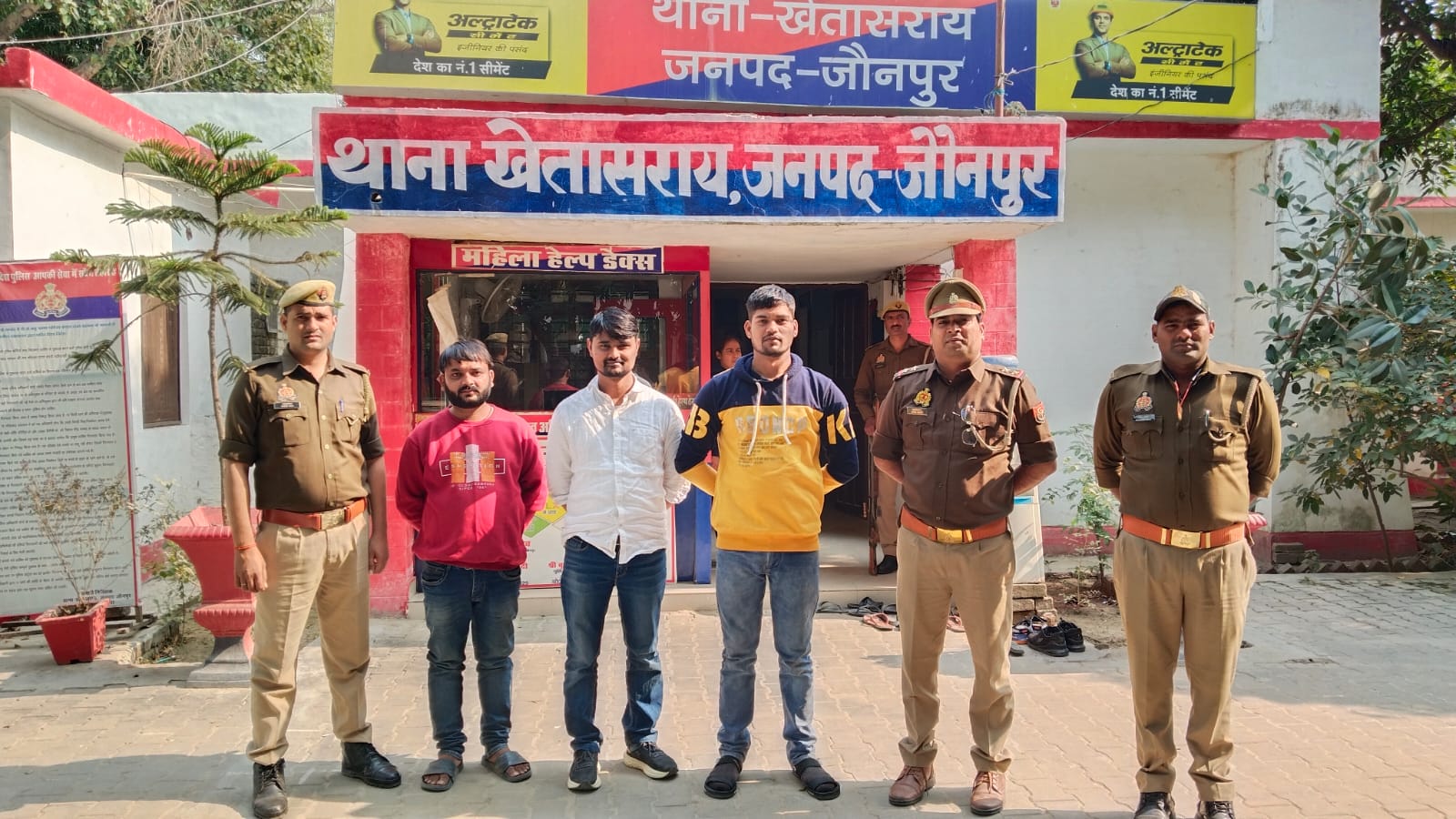 विधायक प्रतिनिधि पर हमला करने वाले तीन हमलावरो को पुलिस ने किया गिरफ्तार,भेजा जेल विधायक प्रतिनिधि पर हमला करने वाले तीन हमलावरो को पुलिस ने किया गिरफ्तार,भेजा जेल