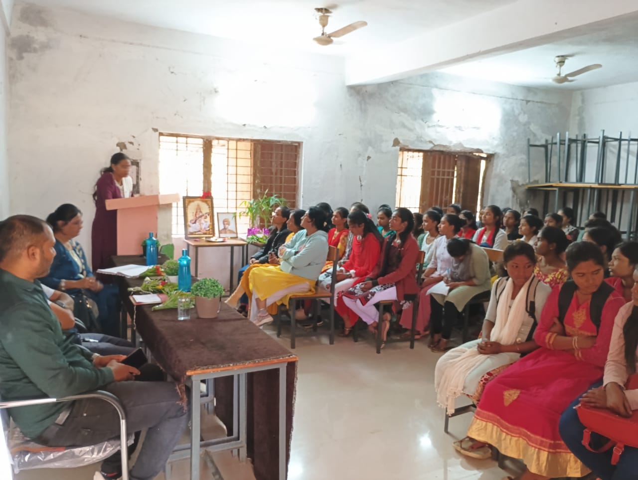 कंडेल कालेज में आयोजित महिला जागरूकता कार्यक्रम में उपस्थित कालेज के विद्यार्थी। कंडेल कालेज में आयोजित महिला जागरूकता कार्यक्रम में उपस्थित कालेज के विद्यार्थी।