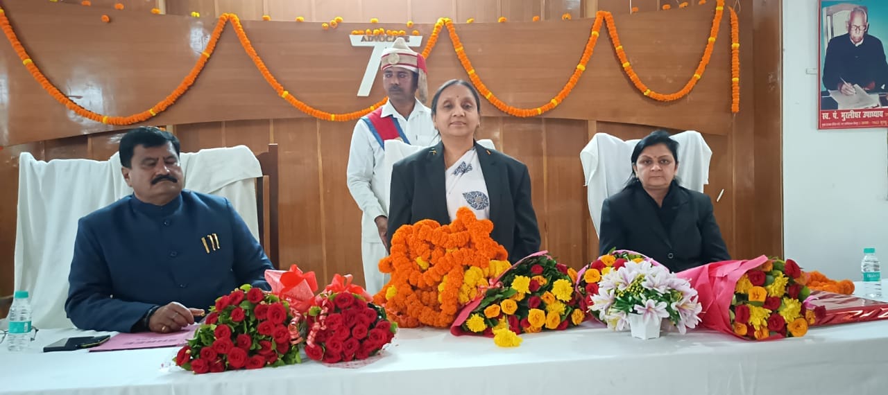 बार और बेंच के सामंजस्य से वादकारियों को मिलता है न्याय: जिला जज बार और बेंच के सामंजस्य से वादकारियों को मिलता है न्याय: जिला जज