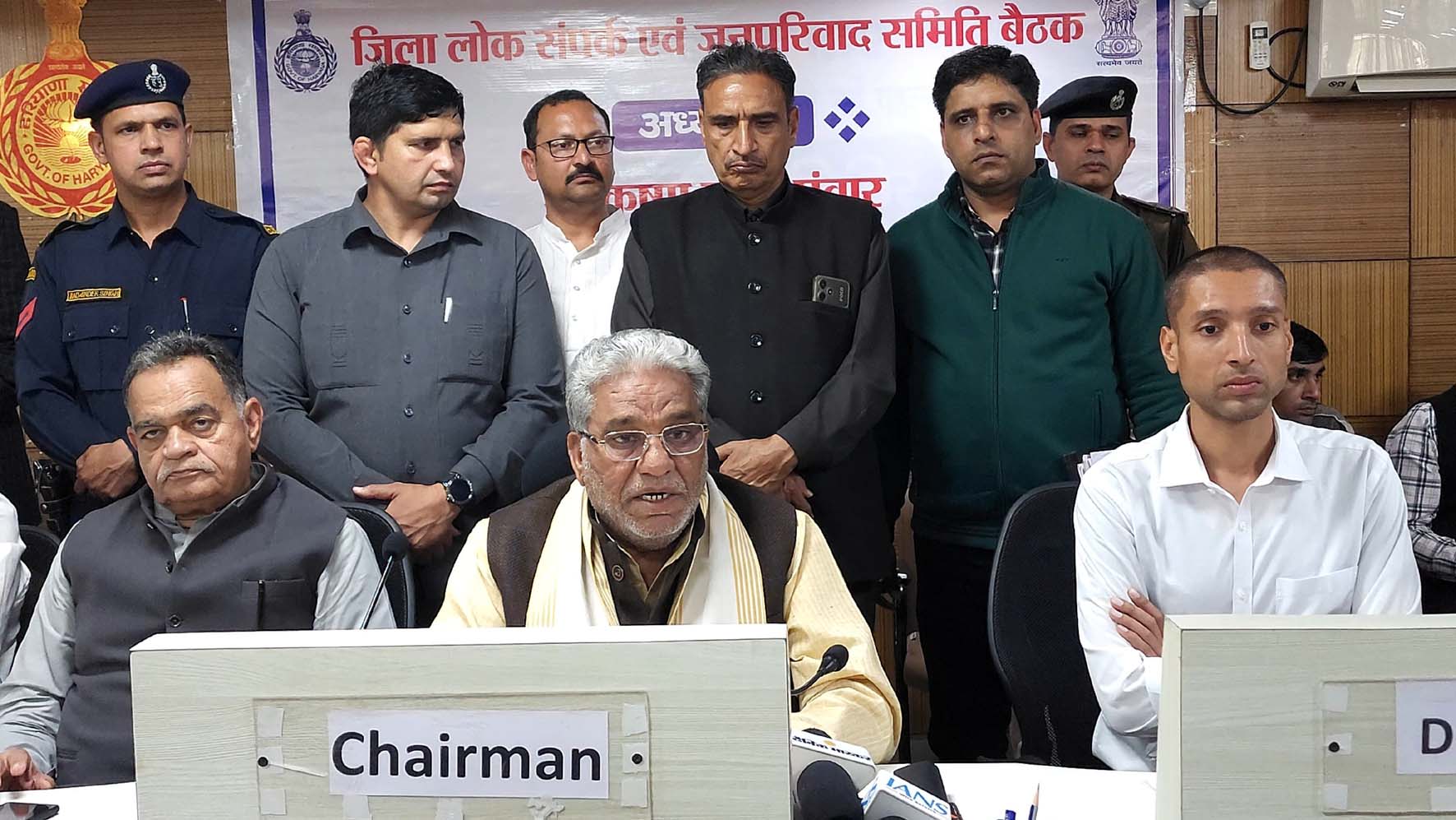 पत्रकारों से बातचीत करते कैबिनेट मंत्री कृष्ण लाल पंवार। पत्रकारों से बातचीत करते कैबिनेट मंत्री कृष्ण लाल पंवार।