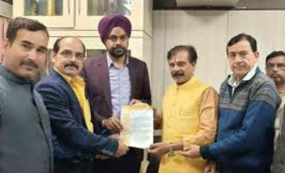 अखिल भारतीय उद्योग व्यापार मंडल ने नगर आयुकत से मुलाकात की अखिल भारतीय उद्योग व्यापार मंडल ने नगर आयुकत से मुलाकात की