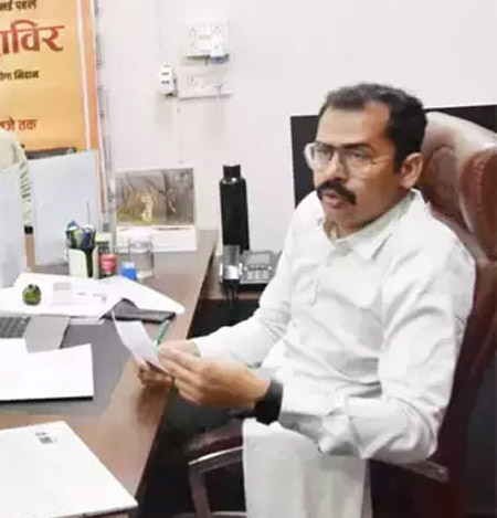 29 Snp-8 सोनीपत: नगर निगम के संयुक्त आयुक्त नरेश कुमार जानकारी देते हुए 29 Snp-8 सोनीपत: नगर निगम के संयुक्त आयुक्त नरेश कुमार जानकारी देते हुए