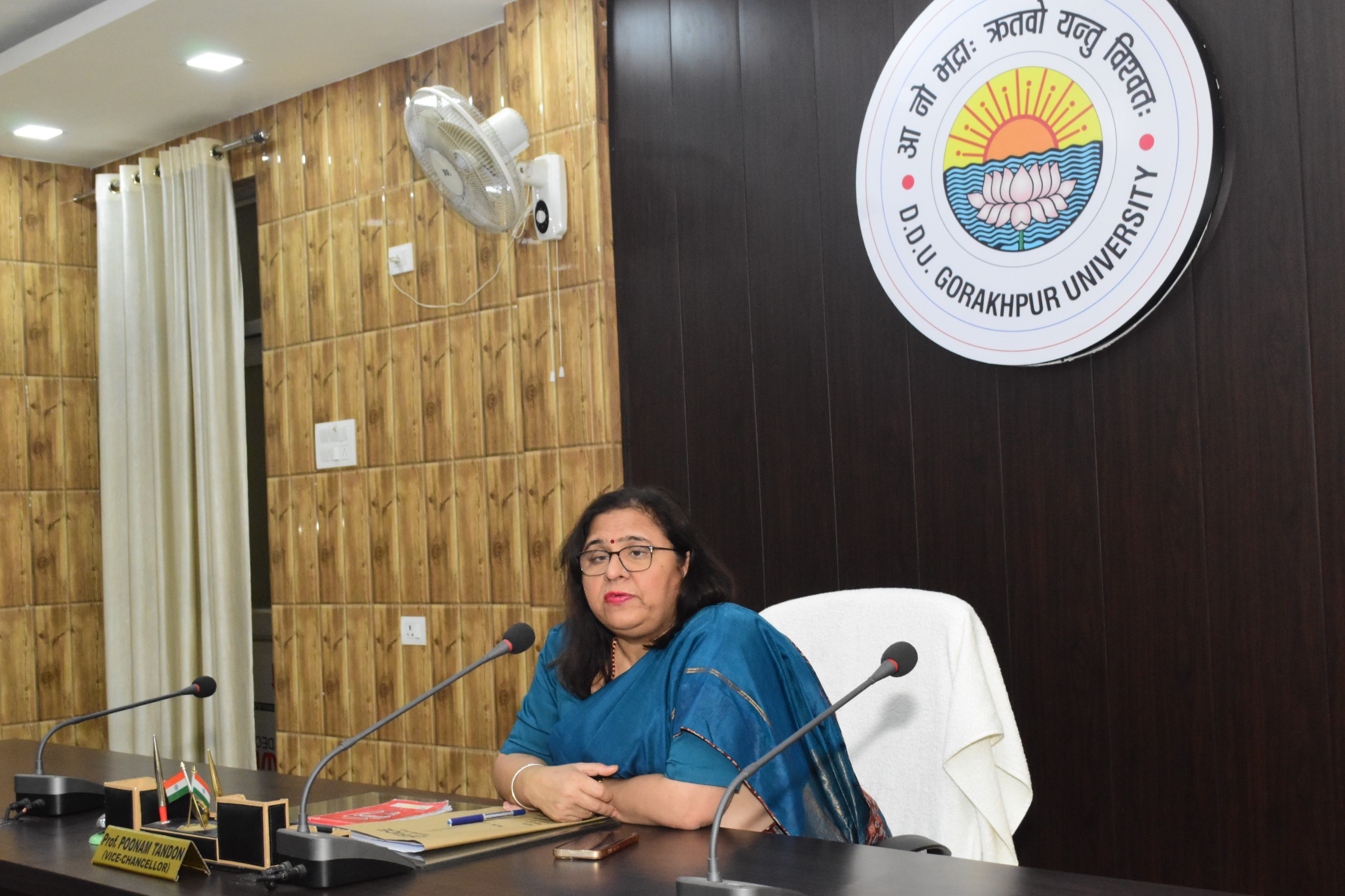 एलुमनी नेटवर्क को और मजबूत बनाने एवं समारोह को ऐतिहासिक बनाने के लिए कुलपति ने दिया जोर* एलुमनी नेटवर्क को और मजबूत बनाने एवं समारोह को ऐतिहासिक बनाने के लिए कुलपति ने दिया जोर*