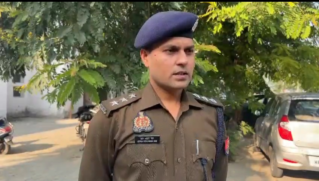 मौके पर पुलिस मौके पर पुलिस