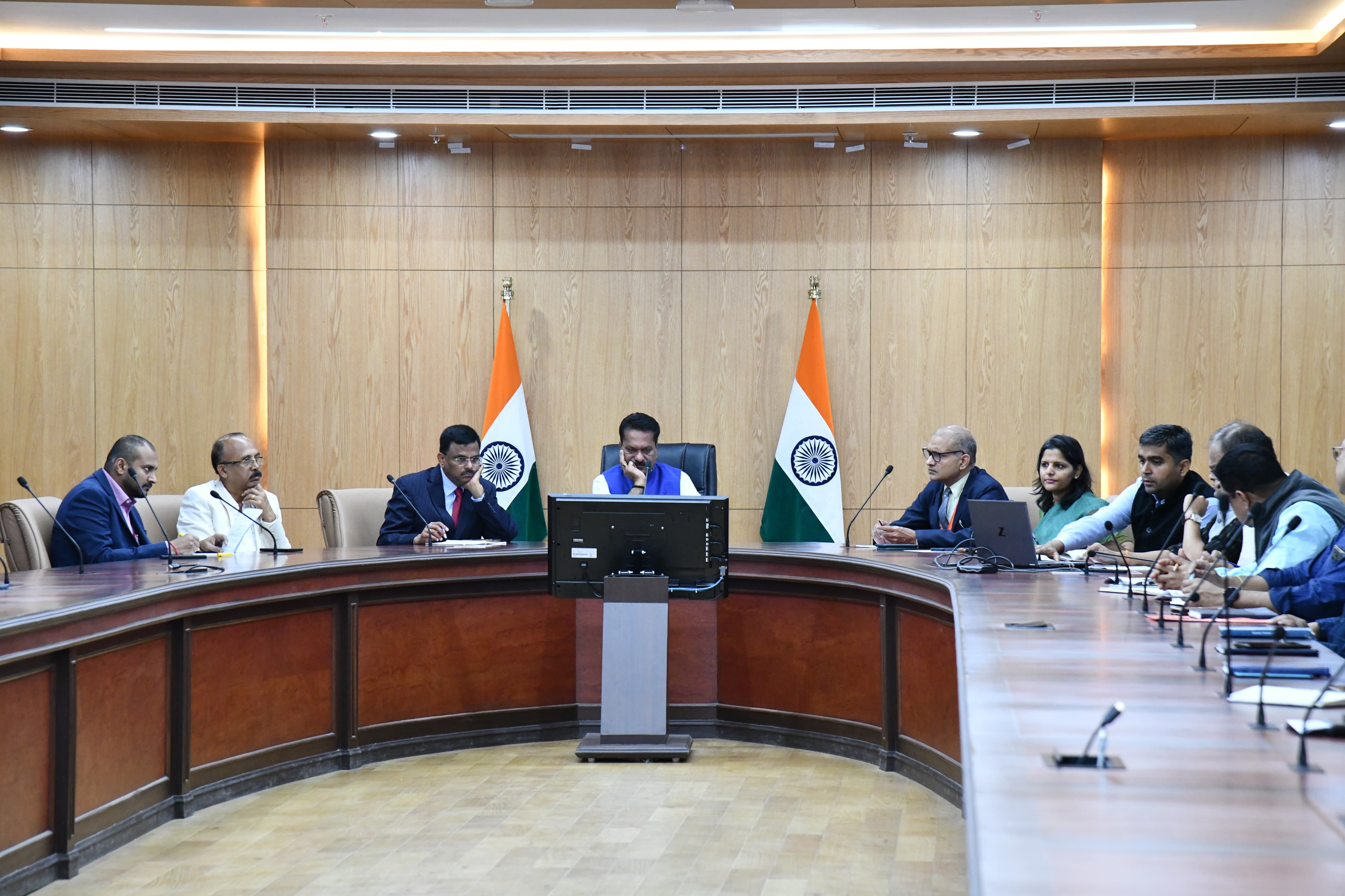 शनिवार को दिसपुर स्थित लोक सेवा भवन में 'मिशन बाढ़ मुक्त गुवाहाटी' की बैठक में भाग लेते हुए असम के शहरी विकास मंत्री अशोक सिंघल। शनिवार को दिसपुर स्थित लोक सेवा भवन में 'मिशन बाढ़ मुक्त गुवाहाटी' की बैठक में भाग लेते हुए असम के शहरी विकास मंत्री अशोक सिंघल।