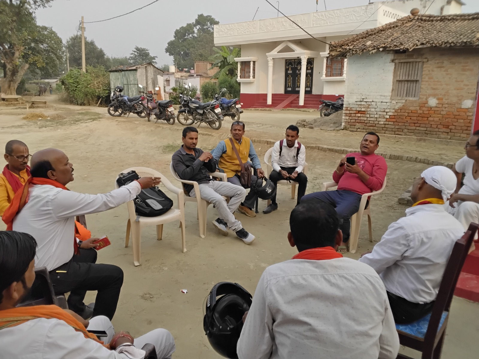 वक्फ अधिनियम संशोधन बिल के संदर्भ में जानकारी देते विहिप नेता वक्फ अधिनियम संशोधन बिल के संदर्भ में जानकारी देते विहिप नेता