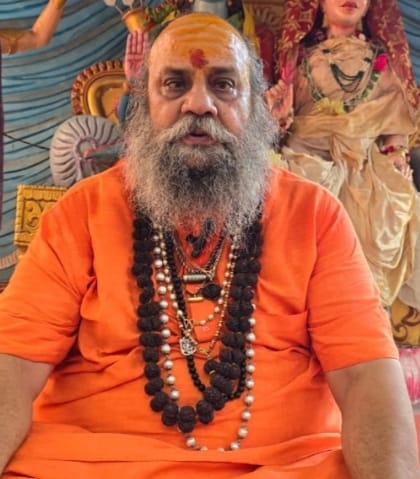 अखाड़े के प्रवक्ता श्री महंत नारायण गिरी अखाड़े के प्रवक्ता श्री महंत नारायण गिरी