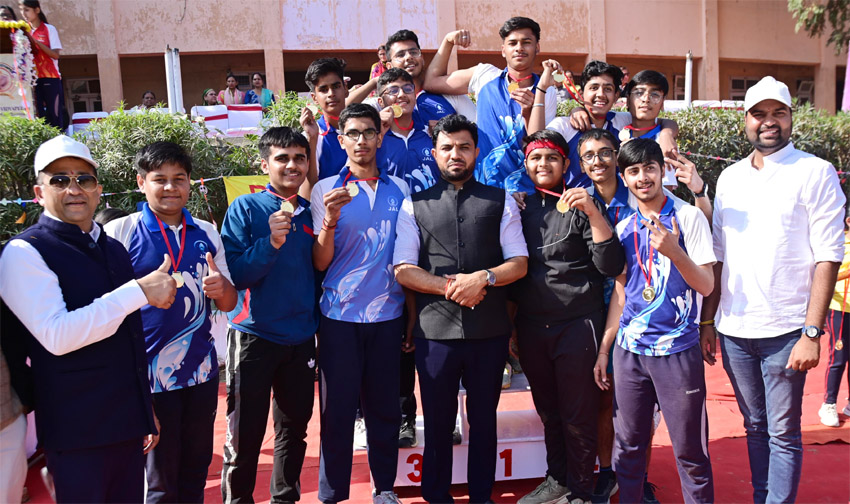 30 Snp-5 सोनीपत:विजेताओं को सम्मानित करते हुए गन्नौर विधायक देवेंद्र कादियान गन्नौर 30 Snp-5 सोनीपत:विजेताओं को सम्मानित करते हुए गन्नौर विधायक देवेंद्र कादियान गन्नौर