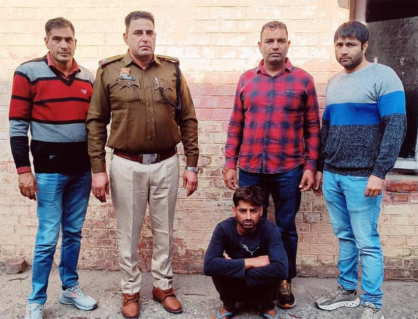 30 Snp-6 सोनीपत: दो करोड़ रुपये की फिरौती मांगने के मामले में गिरफ्तार आरोपी 30 Snp-6 सोनीपत: दो करोड़ रुपये की फिरौती मांगने के मामले में गिरफ्तार आरोपी