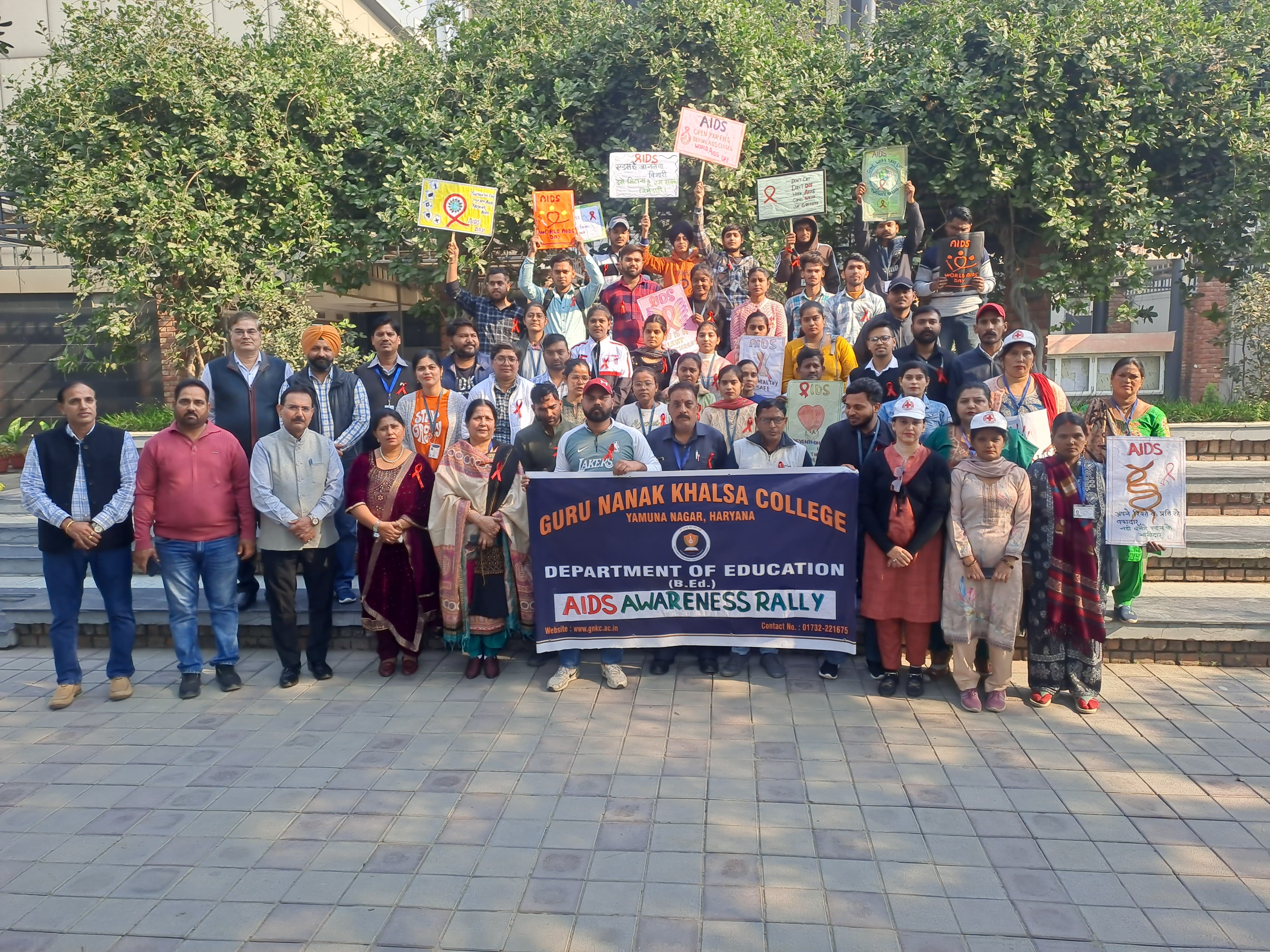 गुरुनानक खालसा कालेज के छात्रों ने गुरुनानक खालसा कालेज के छात्रों ने