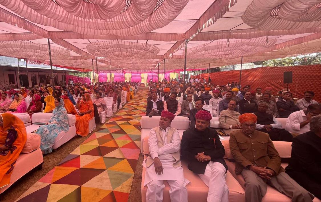 अभी यह मामला चाय के प्याले में तूफान जैसा अभी यह मामला चाय के प्याले में तूफान जैसा