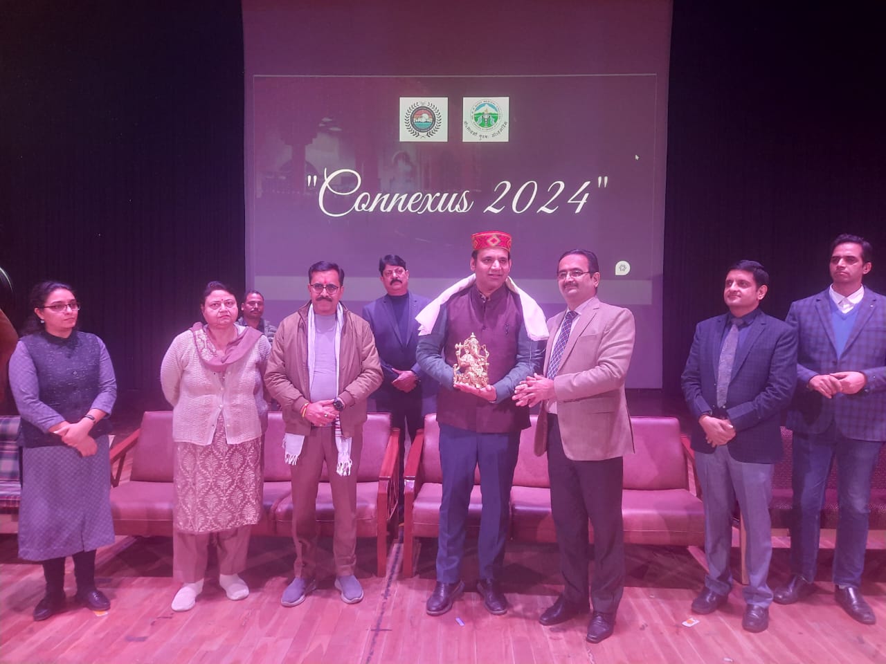 पर्यटन निगम के अध्यक्ष आरएस बाली टांडा मेडिकल कॉलेज में कार्यक्रम में हिस्सा लेते हुए।