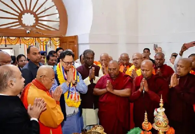 महाबोधी महोत्सव में केंद्रीय मंत्री रिजिजू महाबोधी महोत्सव में केंद्रीय मंत्री रिजिजू