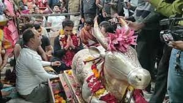 अभिनेता साेनू सूद ने किये बाबा महाकाल के दर्शन अभिनेता साेनू सूद ने किये बाबा महाकाल के दर्शन