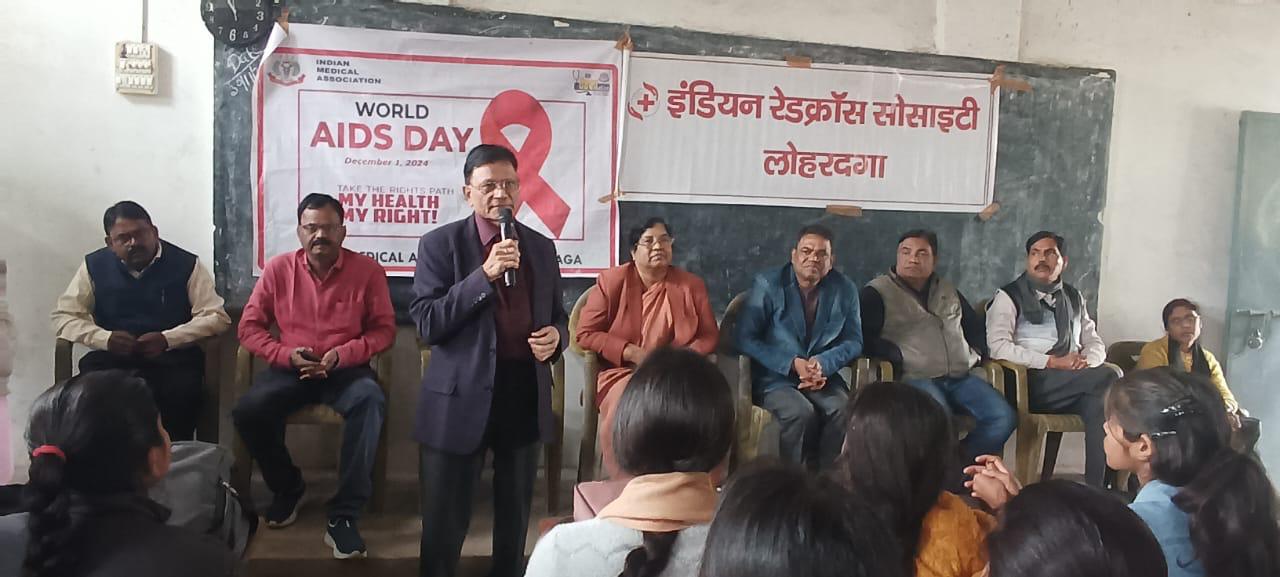 मौके पर मौजूद लोग मौके पर मौजूद लोग