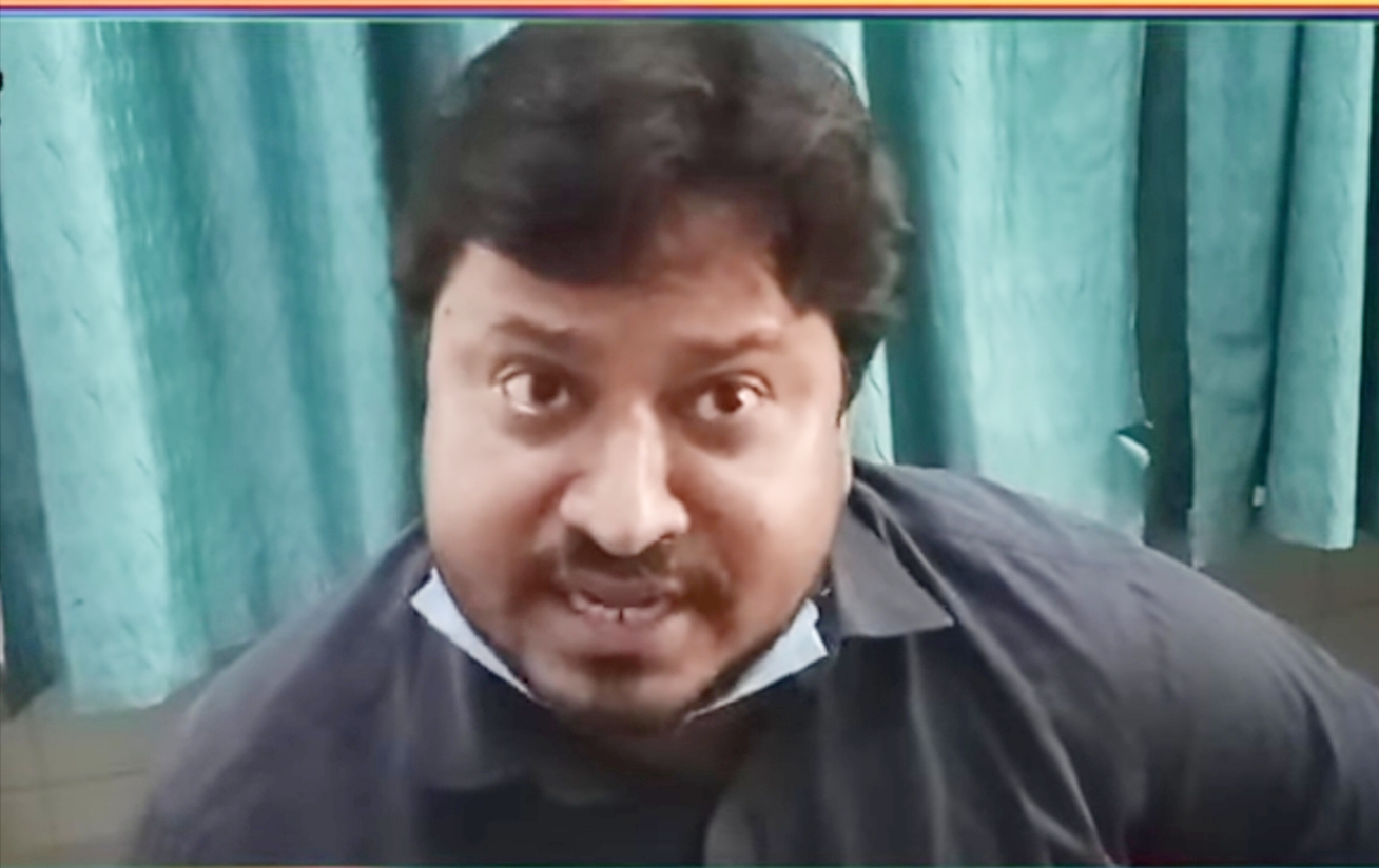 अशोकनगर: उपचार के लिए 6 हजार मांगने वाला, सर्जिकल विभाग का डॉक्टर एक माह से गायब अशोकनगर: उपचार के लिए 6 हजार मांगने वाला, सर्जिकल विभाग का डॉक्टर एक माह से गायब