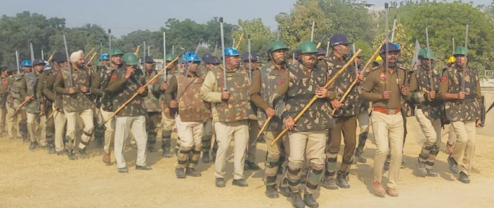 पुलिस के जवानाे काे माेकडिल पुलिस के जवानाे काे माेकडिल