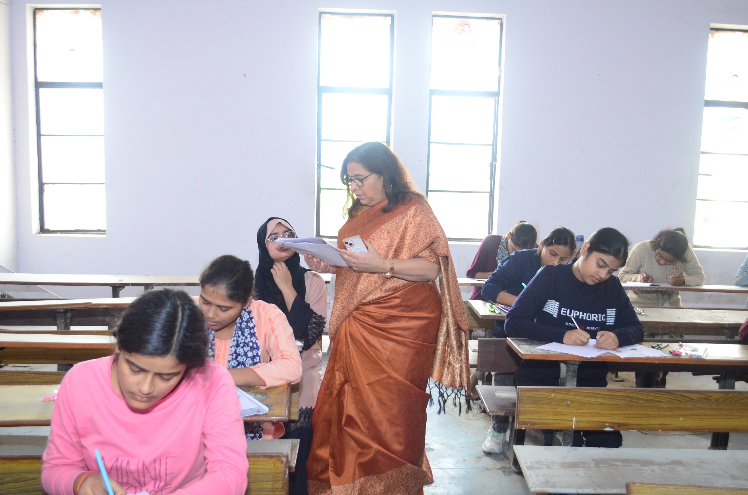 दीनदयाल उपाध्याय गोरखपुर विश्वविद्यालय में विषम सेमेस्टर परीक्षाएं शांतिपूर्ण संपन्न* दीनदयाल उपाध्याय गोरखपुर विश्वविद्यालय में विषम सेमेस्टर परीक्षाएं शांतिपूर्ण संपन्न*