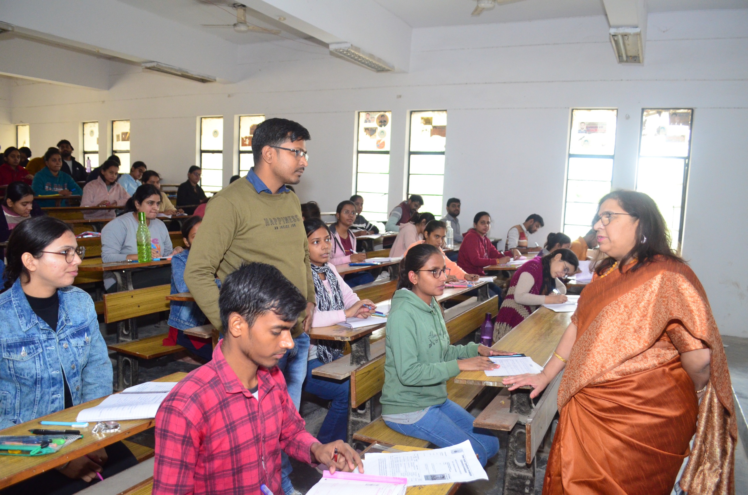 दीनदयाल उपाध्याय गोरखपुर विश्वविद्यालय में विषम सेमेस्टर परीक्षाएं शांतिपूर्ण संपन्न* दीनदयाल उपाध्याय गोरखपुर विश्वविद्यालय में विषम सेमेस्टर परीक्षाएं शांतिपूर्ण संपन्न*