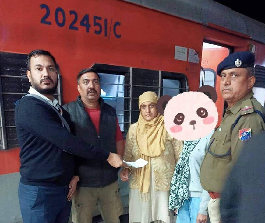 मेवाड़ एक्सप्रेस में टीटीई ने घर से भागी बच्ची को बचाया मेवाड़ एक्सप्रेस में टीटीई ने घर से भागी बच्ची को बचाया