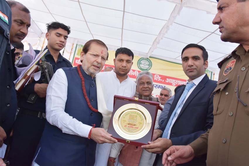 2 Snp- सोनीपत: हरियाणा के सहकारिता मंत्री डॉ. अरविंद शर्मा ने चौधरी देवीलाल सहकारी चीनी मिल, आहुलाना (गोहाना) के पिराई सत्र 2024-25 का शुभारंभ अवसर पर 2 Snp- सोनीपत: हरियाणा के सहकारिता मंत्री डॉ. अरविंद शर्मा ने चौधरी देवीलाल सहकारी चीनी मिल, आहुलाना (गोहाना) के पिराई सत्र 2024-25 का शुभारंभ अवसर पर