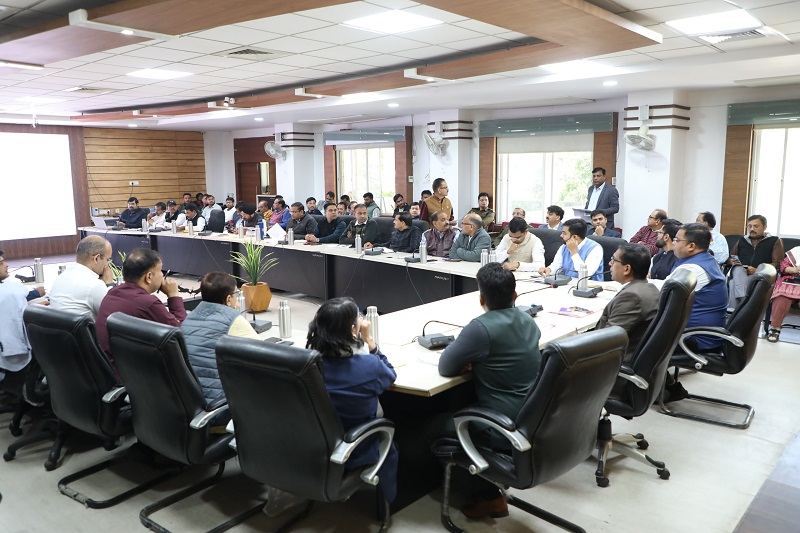कलेक्टर आशीष सिंह की अध्यक्षता में सम्पन्न बैठक कलेक्टर आशीष सिंह की अध्यक्षता में सम्पन्न बैठक