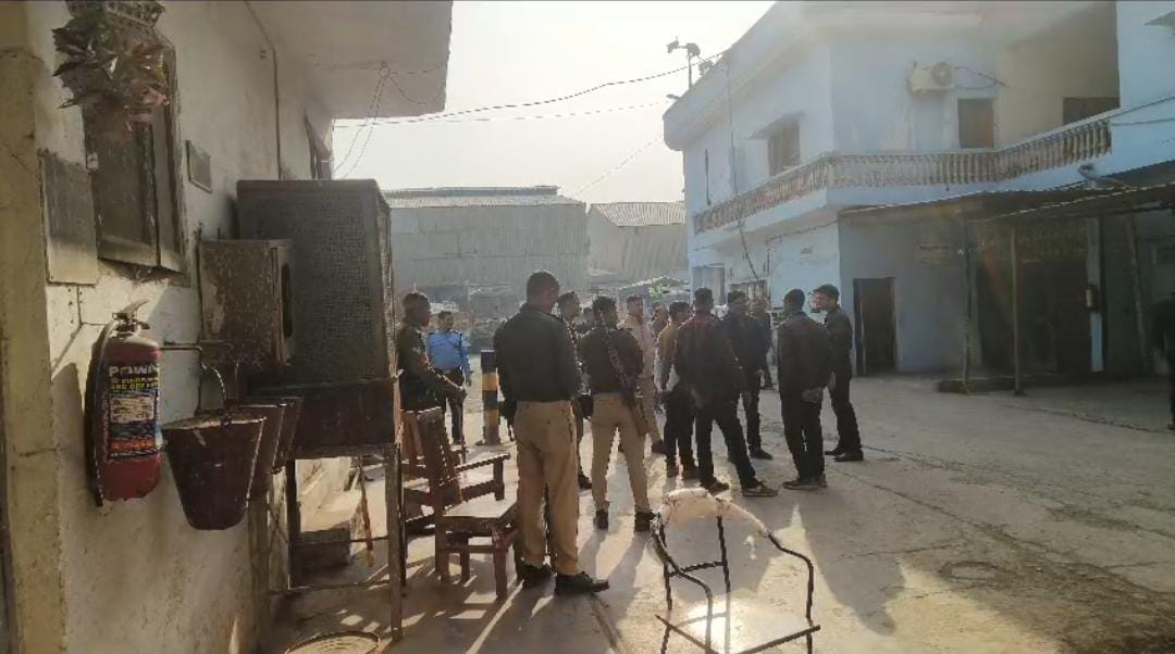 रिमझिम इस्पतात फैक्ट्री पर आईटी डिपार्टमेंट का कसा शिकंजा रिमझिम इस्पतात फैक्ट्री पर आईटी डिपार्टमेंट का कसा शिकंजा