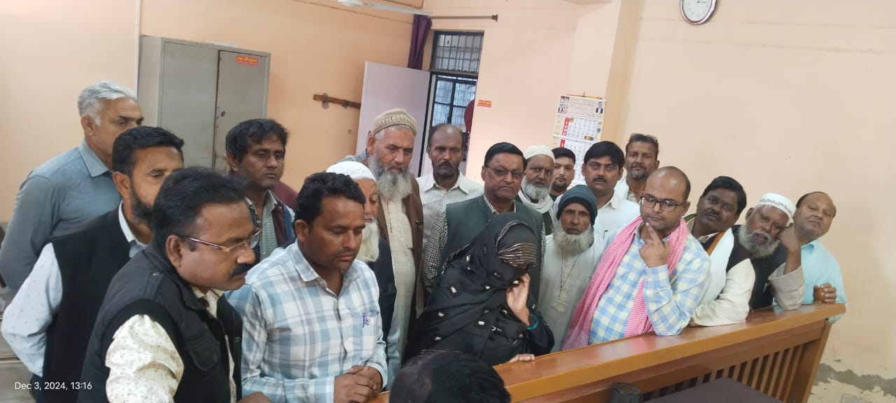 वार्ड उपचुनाव के लिए छह प्रत्याशियों ने किया नामांकन वार्ड उपचुनाव के लिए छह प्रत्याशियों ने किया नामांकन