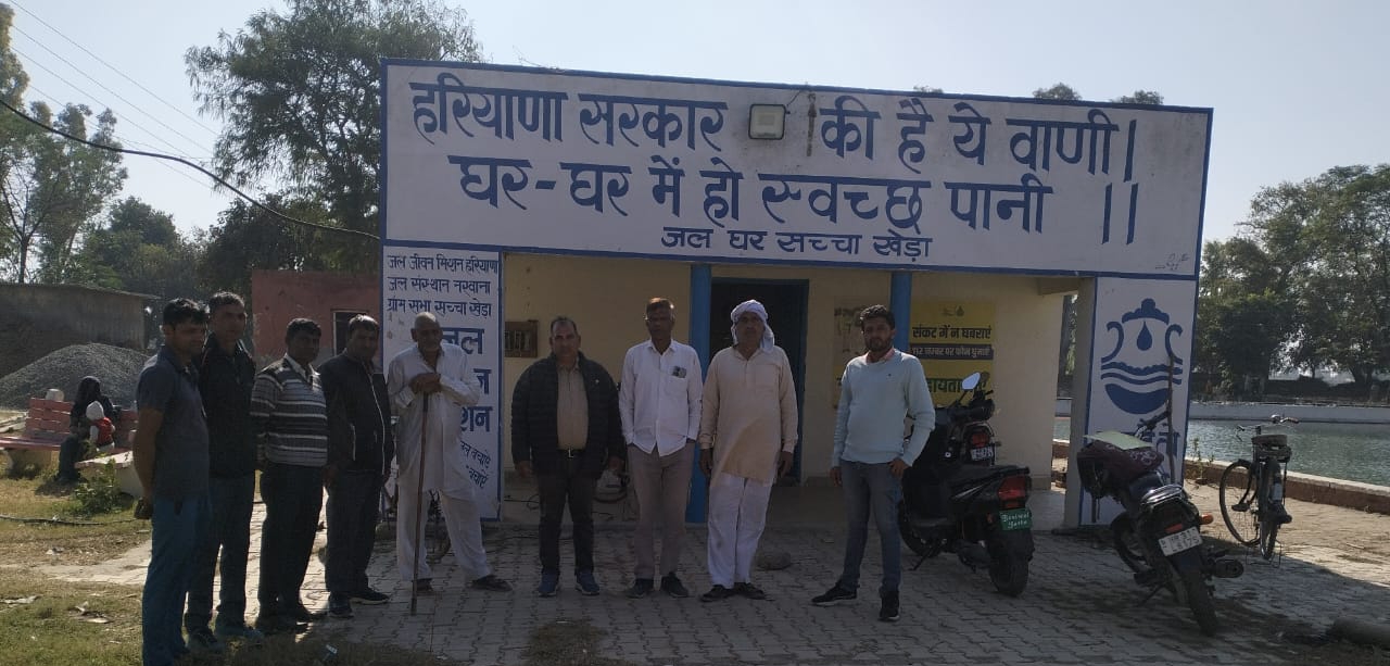 ग्रामीणों को जागरूक करते हुए। ग्रामीणों को जागरूक करते हुए।