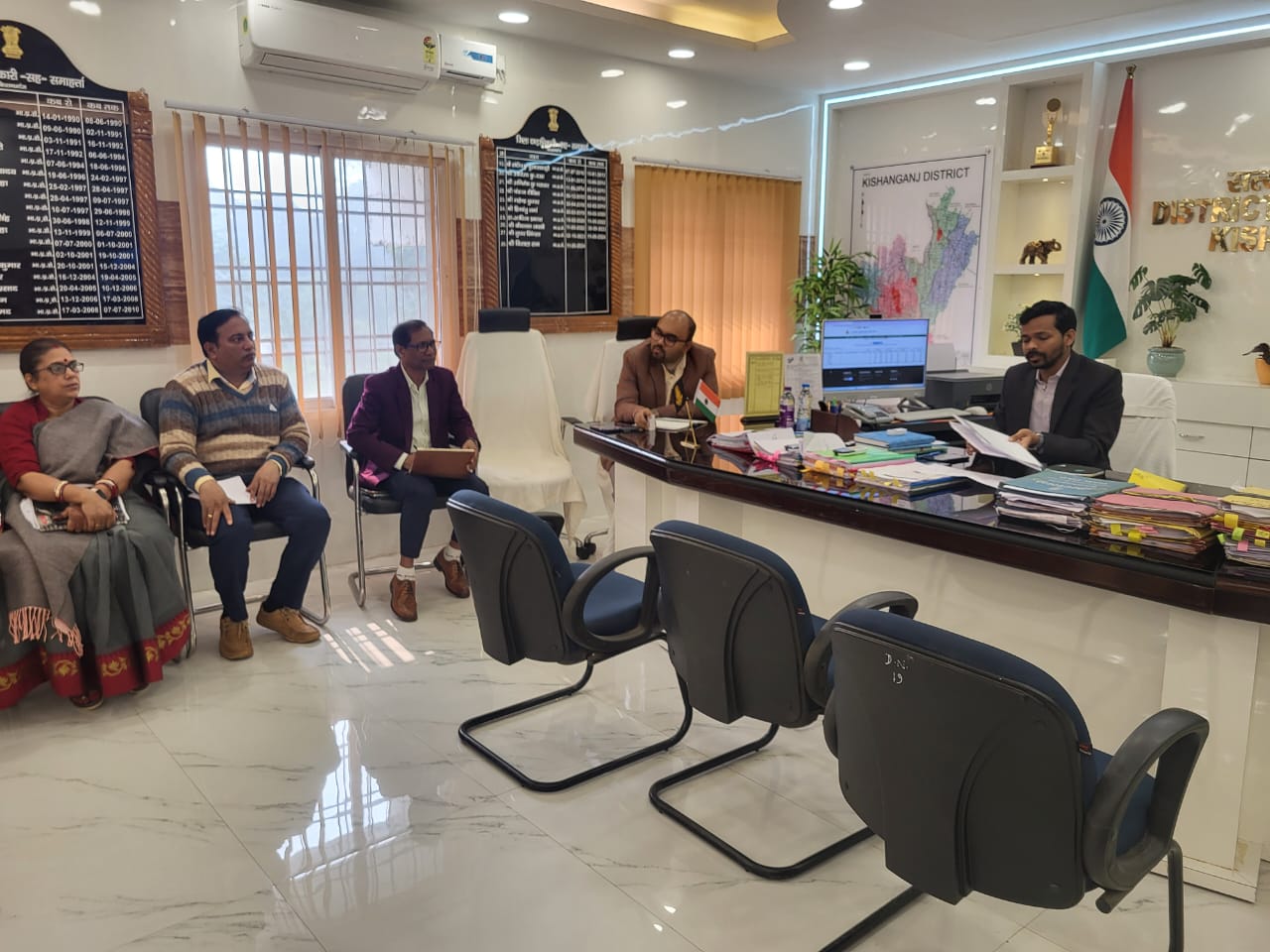 बच्चों का आधार कार्ड बनाने संबंधी बैठक संपन्न बच्चों का आधार कार्ड बनाने संबंधी बैठक संपन्न