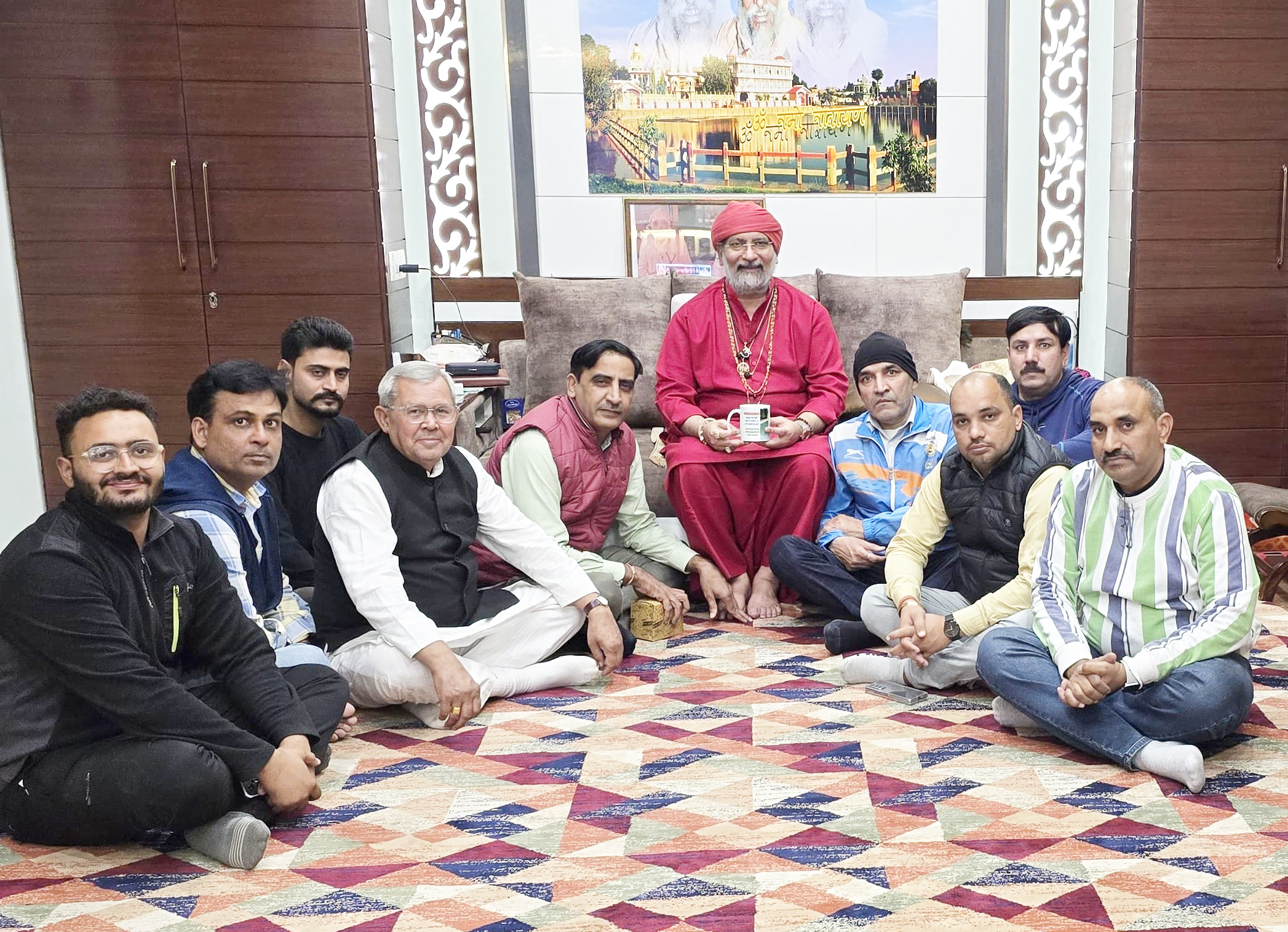 फोटो कैप्शन 4आरटीके9 : गौकर्ण तीर्थ धाम के महामंडलेश्वर कपिलपुरी महाराज के साथ सुनो नहरो की पुकार मिशन के सदस्य --------- फोटो कैप्शन 4आरटीके9 : गौकर्ण तीर्थ धाम के महामंडलेश्वर कपिलपुरी महाराज के साथ सुनो नहरो की पुकार मिशन के सदस्य ---------