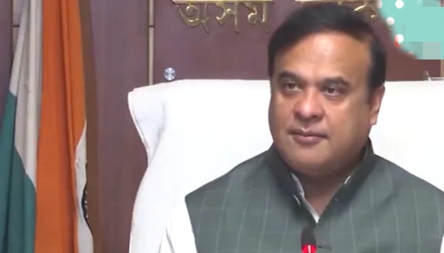 मुख्यमंत्री डॉ हिमंत बिस्व सरमा बुधवार को एक संवाददाता सम्मेलन को संबोधित करते हुए। मुख्यमंत्री डॉ हिमंत बिस्व सरमा बुधवार को एक संवाददाता सम्मेलन को संबोधित करते हुए।