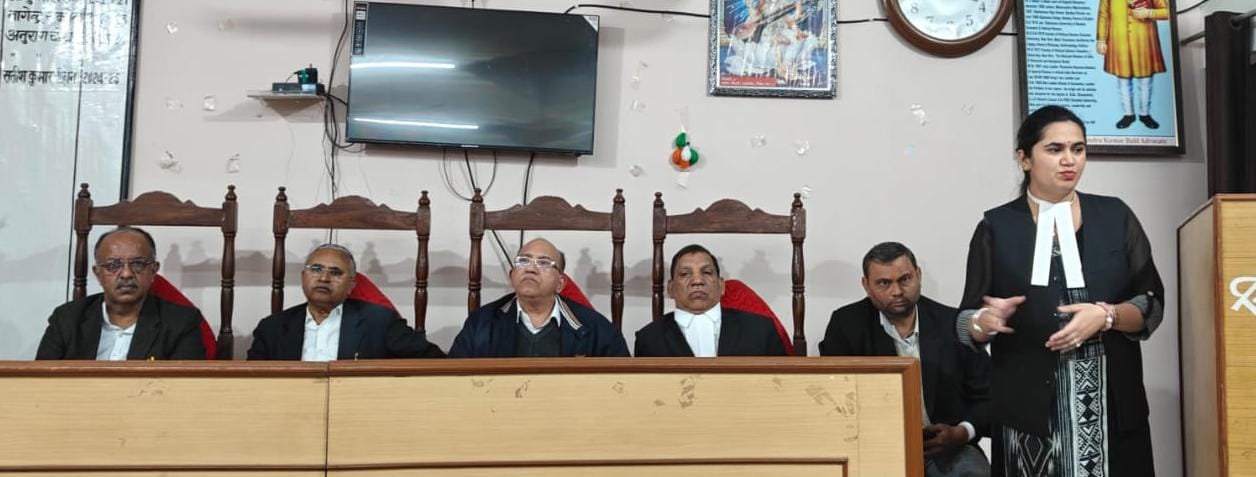 अधिवक्ताओं की बैठक अधिवक्ताओं की बैठक