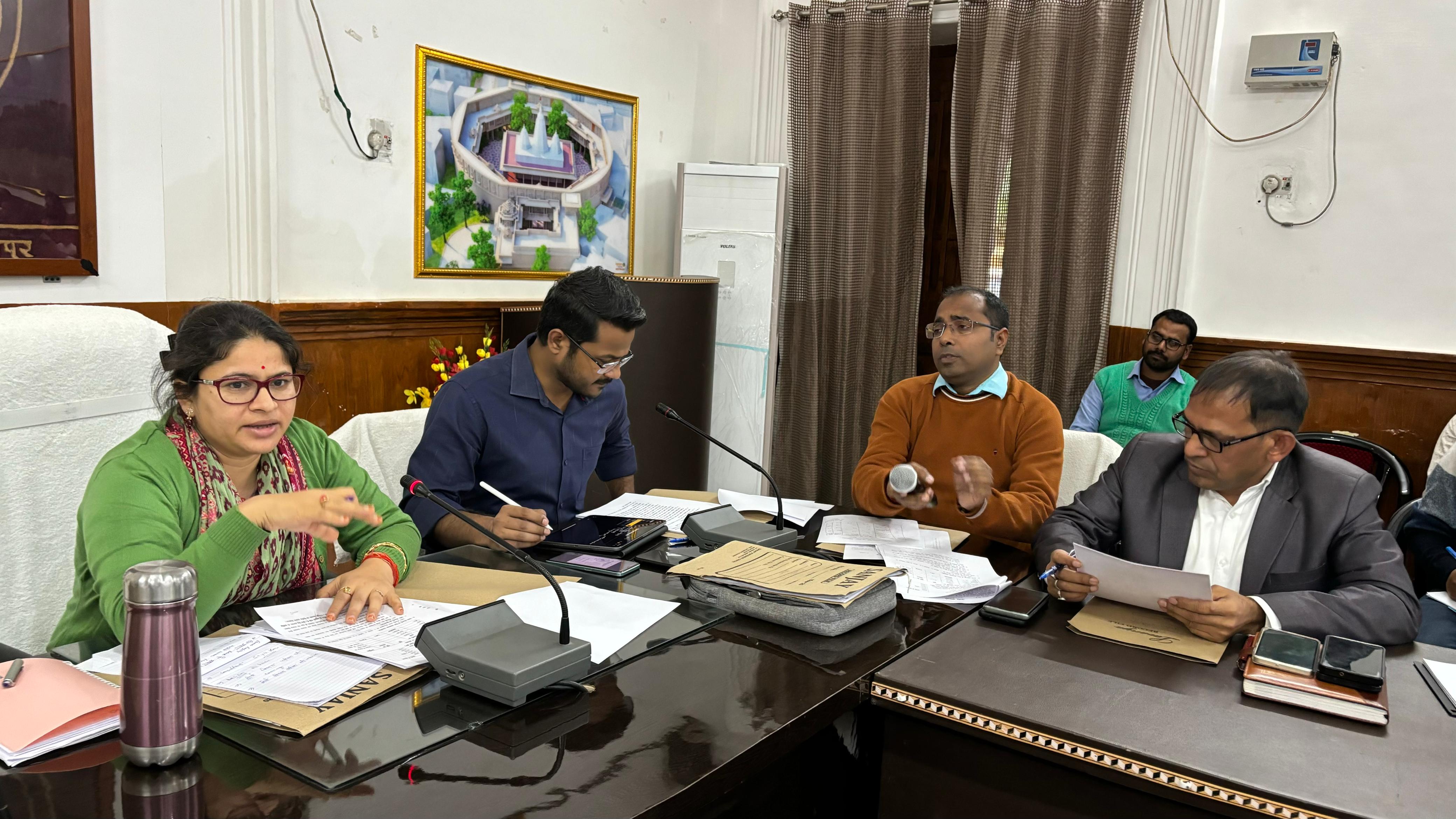 आईजीआरएस की समीक्षा में संतोषजनक आख्या न देने पर 15 अधिकारियों से स्पष्टीकरण आईजीआरएस की समीक्षा में संतोषजनक आख्या न देने पर 15 अधिकारियों से स्पष्टीकरण