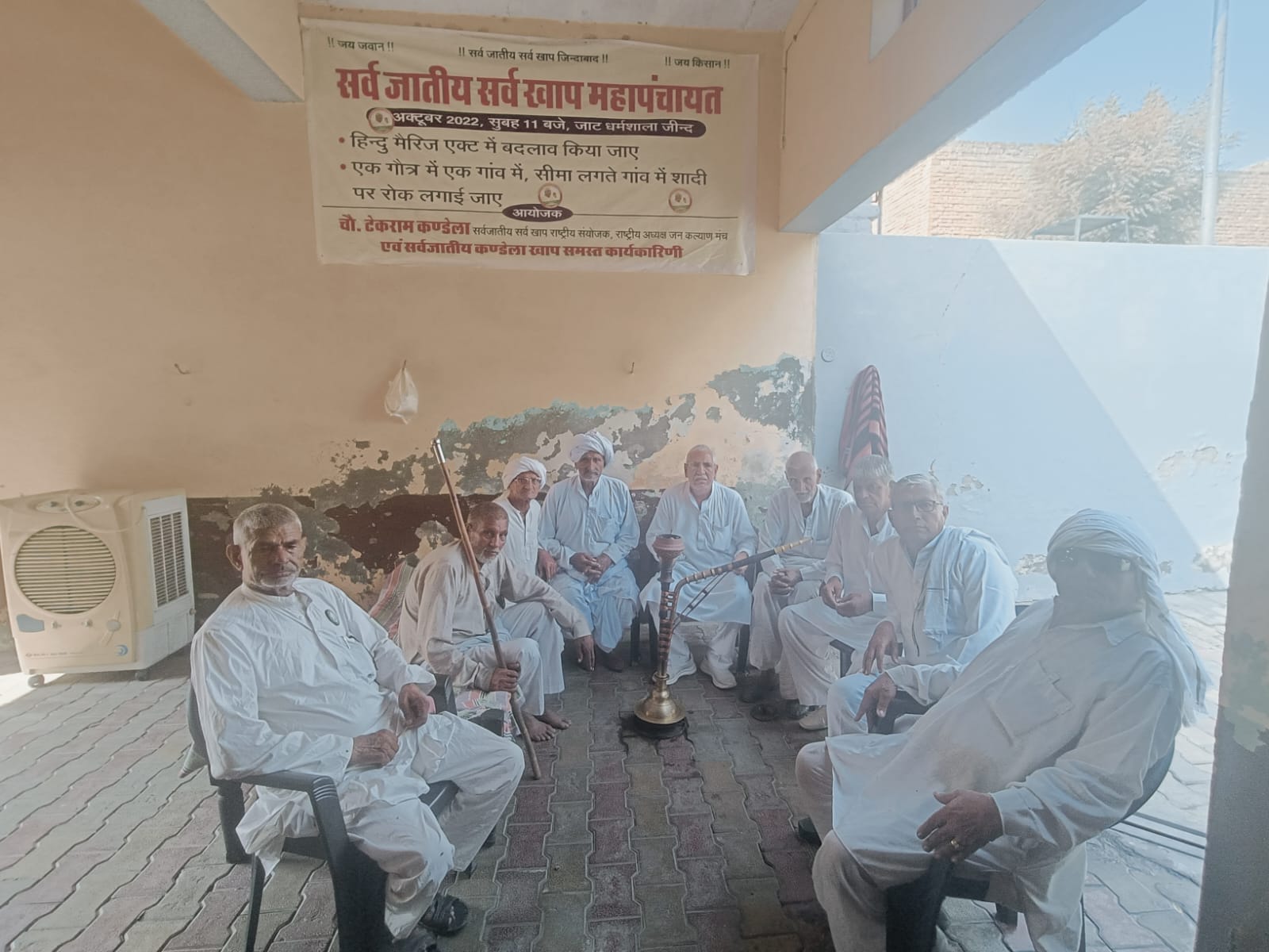 सामाजिक मुद्दों पर चर्चा करते हुए टेकराम कंडेला। सामाजिक मुद्दों पर चर्चा करते हुए टेकराम कंडेला।