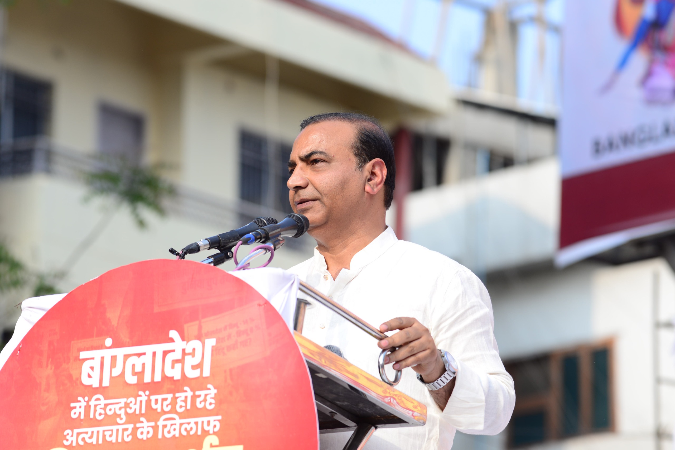 बांगलादेश में हिंदुओं पर हो रहे अत्याचार और कट्टरपंथियों के खिलाफ हिंदू समाज ने किया विराट प्रदर्शन3 बांगलादेश में हिंदुओं पर हो रहे अत्याचार और कट्टरपंथियों के खिलाफ हिंदू समाज ने किया विराट प्रदर्शन3