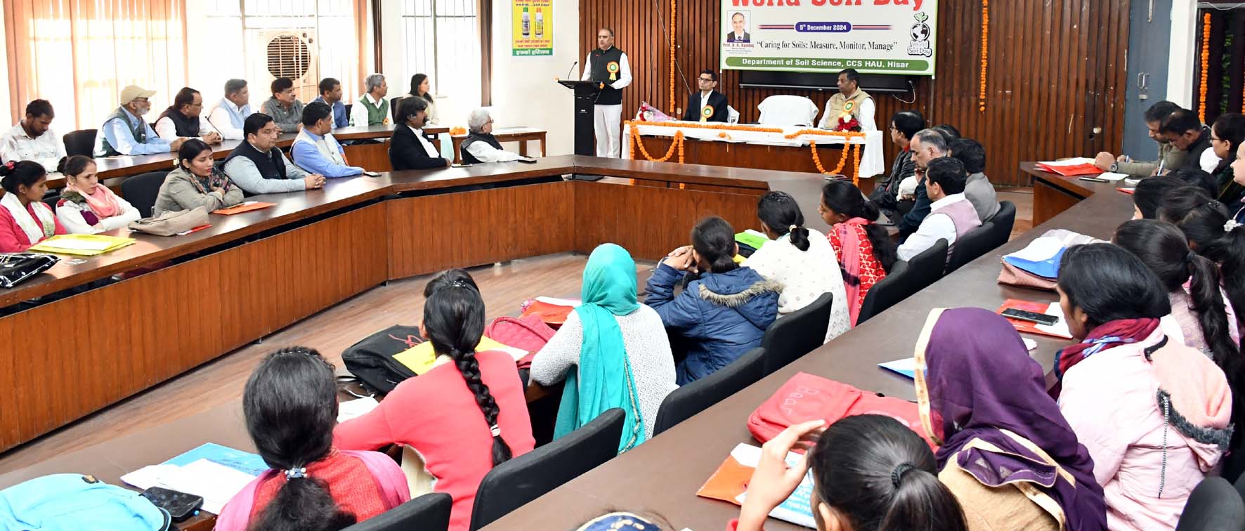 कार्यक्रम को संबोधित करते कुलपति प्रो. बीआर कम्बोज। कार्यक्रम को संबोधित करते कुलपति प्रो. बीआर कम्बोज।