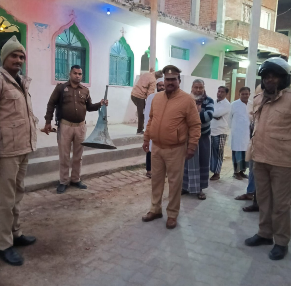 धार्मिक स्थलों पर लगे लाउडस्पीकर शासन की गाइडलाइन के अनुसार ही बजेंगे :पुलिस अधीक्षक धार्मिक स्थलों पर लगे लाउडस्पीकर शासन की गाइडलाइन के अनुसार ही बजेंगे :पुलिस अधीक्षक