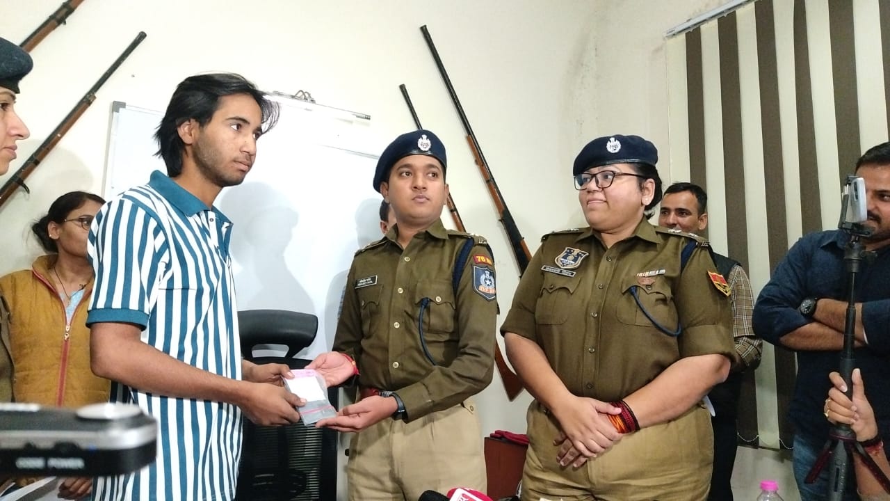 पुलिस ने बरामद किए करीब दो करोड़ के 762 मोबाइल पुलिस ने बरामद किए करीब दो करोड़ के 762 मोबाइल