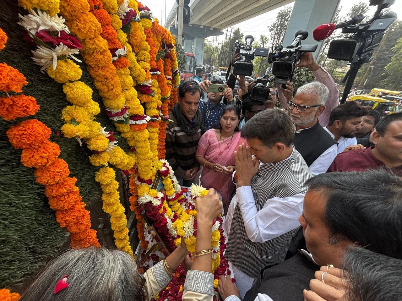 जीतू पटवारी ने बाबा साहेब के चित्र पर माल्यार्पण किया जीतू पटवारी ने बाबा साहेब के चित्र पर माल्यार्पण किया