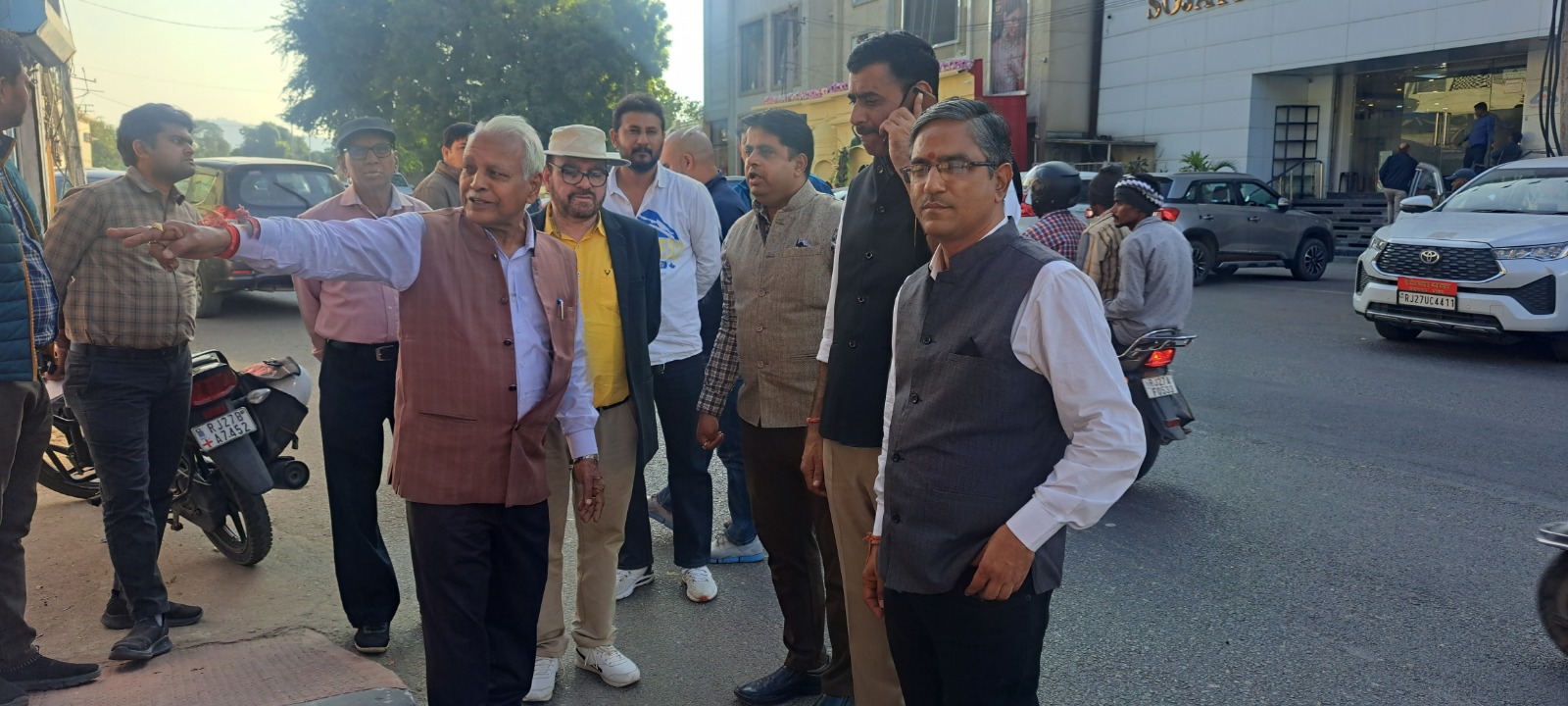 एलिवेटेड रोड निर्माण के लिए मंदिर की 4 मीटर जमीन अधिग्रहण की योजना एलिवेटेड रोड निर्माण के लिए मंदिर की 4 मीटर जमीन अधिग्रहण की योजना