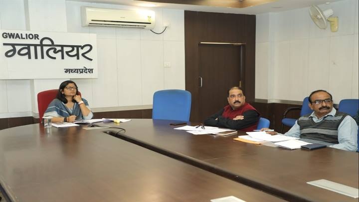 संभागीय कमिश्नर एवं कलेक्टर वीसी में हुए शामिल संभागीय कमिश्नर एवं कलेक्टर वीसी में हुए शामिल