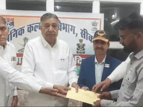 बाजौर ने शहीदों के 8 आश्रितों को अनुकंपा नौकरी का नियुक्ति पत्र सौंपा। बाजौर ने शहीदों के 8 आश्रितों को अनुकंपा नौकरी का नियुक्ति पत्र सौंपा।