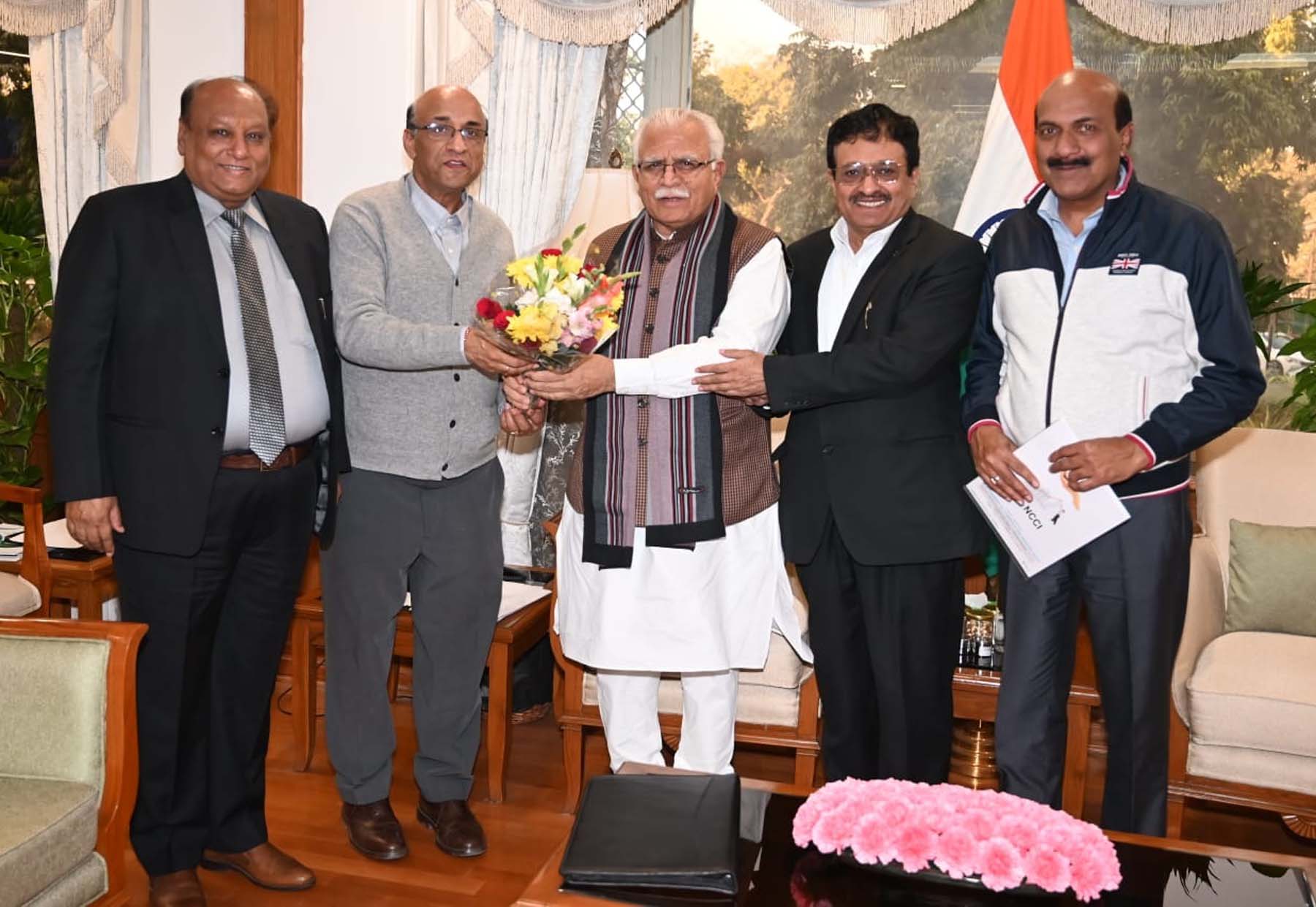 फोटो नंबर-03: केंद्रीय मंत्री मनोहर लाल से मुलाकात करता एनसीआर चैम्बर ऑफ कॉमर्स एंड इंडस्ट्री प्रतिनिधिमंडल। फोटो नंबर-03: केंद्रीय मंत्री मनोहर लाल से मुलाकात करता एनसीआर चैम्बर ऑफ कॉमर्स एंड इंडस्ट्री प्रतिनिधिमंडल।