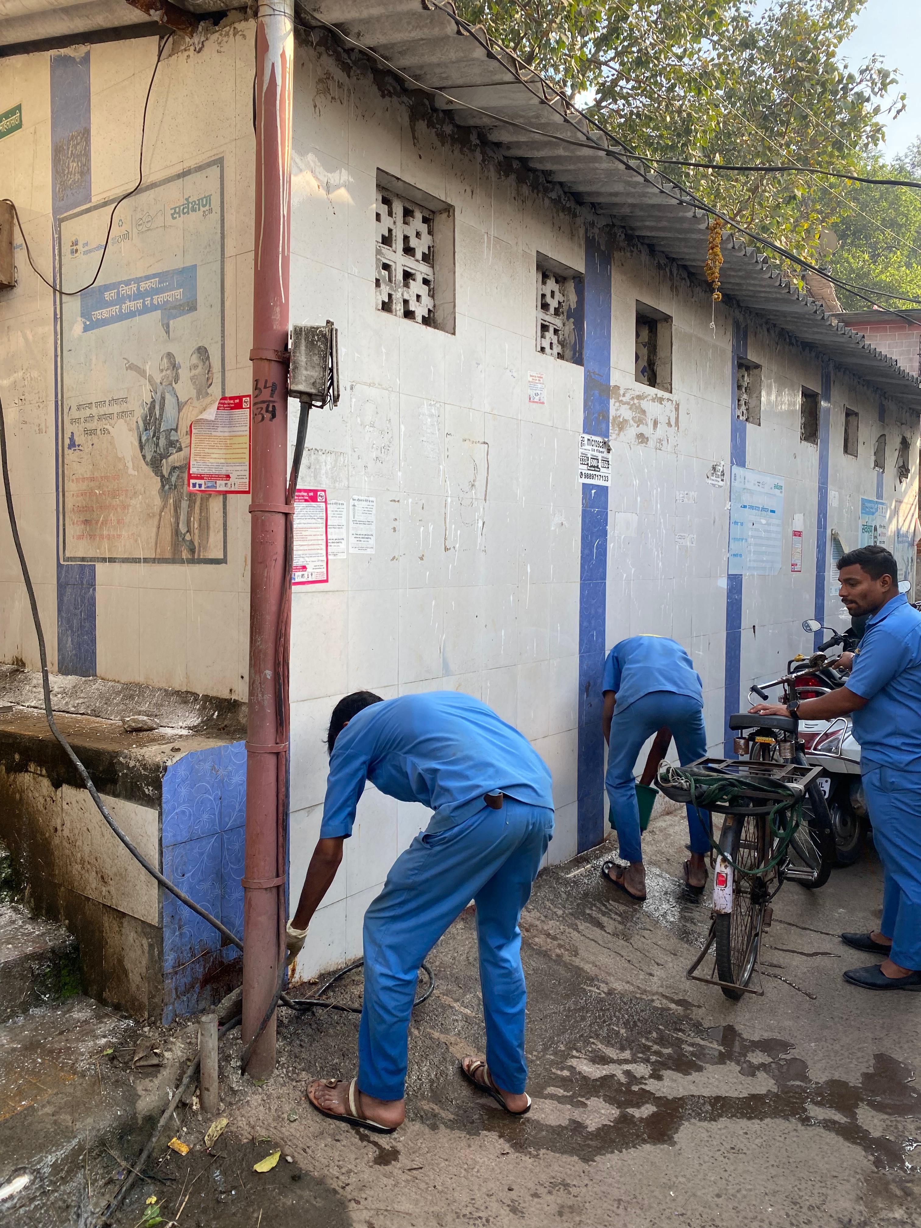 Cleaning campaign in siddheshwar pond in Thane Cleaning campaign in siddheshwar pond in Thane