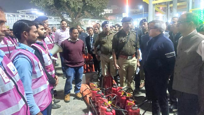 निरीक्षण करते रेलवे बोर्ड अध्यक्ष निरीक्षण करते रेलवे बोर्ड अध्यक्ष