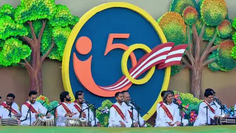 BAPS Suvarna Kalakar Mohotsav program started with one lakh workers singing together BAPS Suvarna Kalakar Mohotsav program started with one lakh workers singing together