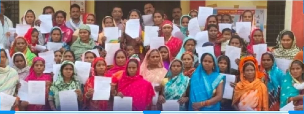 ठगी की शिकार पीड़ित महिलाएं ठगी की शिकार पीड़ित महिलाएं