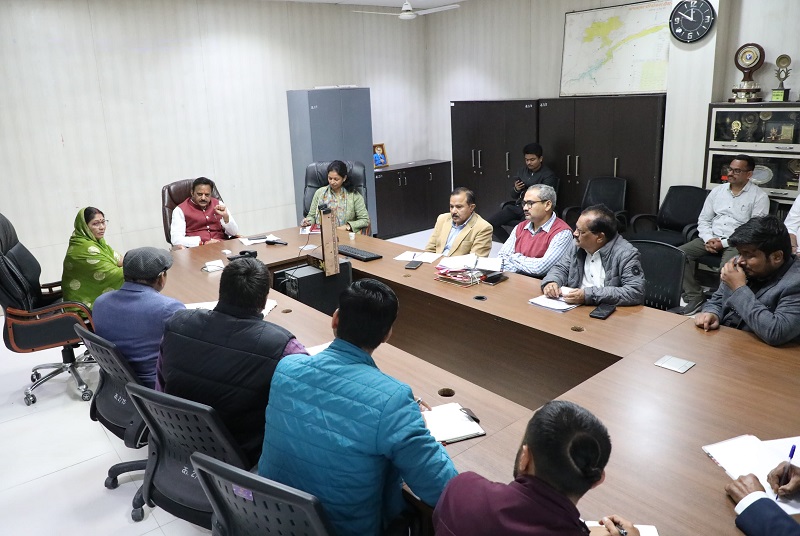 रीवाः उप मुख्यमंत्री शुक्ल ने विभिन्न निर्माण कार्यों की समीक्षा की रीवाः उप मुख्यमंत्री शुक्ल ने विभिन्न निर्माण कार्यों की समीक्षा की