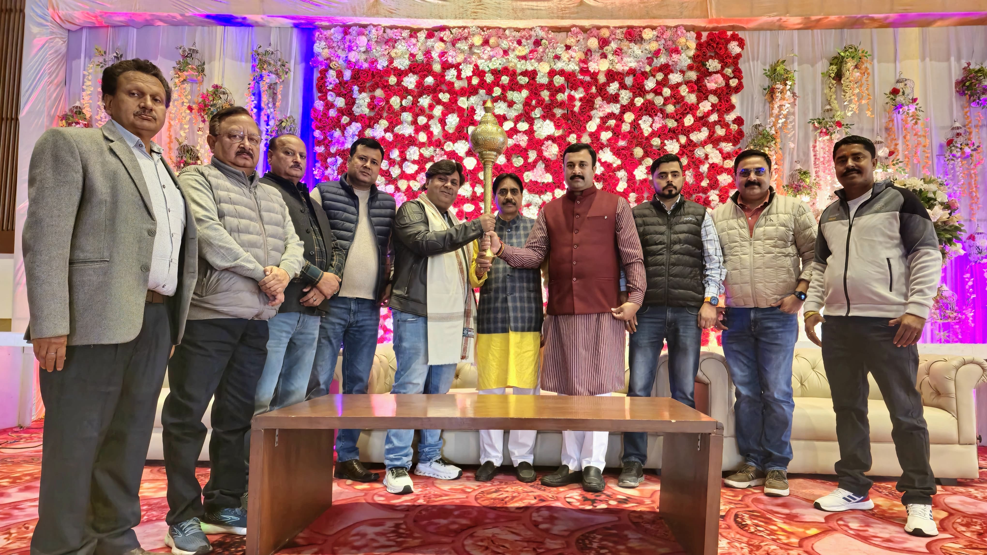 उद्योगपति अखिल गुप्ता को किया गया सम्मानित उद्योगपति अखिल गुप्ता को किया गया सम्मानित